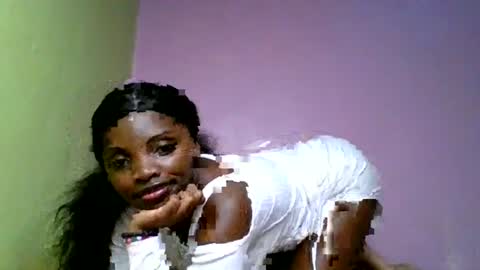 Snapshot of nelly_ebony5 chatting on June 19, 1:48 pm nelly_ebony5 online show from June 19, 1:48 pm