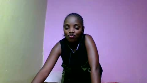 Snapshot of nelly_ebony5 chatting on June 26, 12:20 pm nelly_ebony5 online show from June 26, 12:20 pm