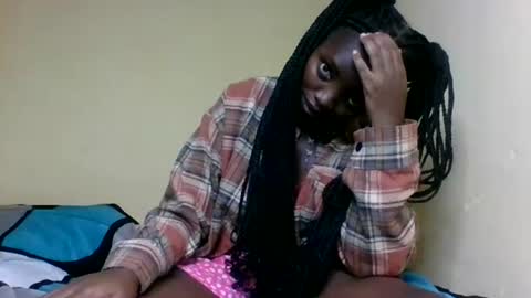 Snapshot of nelly_ebony5 chatting on July 17, 4:30 am nelly_ebony5 online show from July 17, 4:30 am