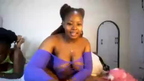 nellyeluxe online show from June 13, 9:13 pm