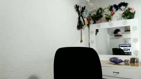 Snapshot of nena_lov chatting on December 1, 6:02 pm Star online show from December 1, 6:02 pm