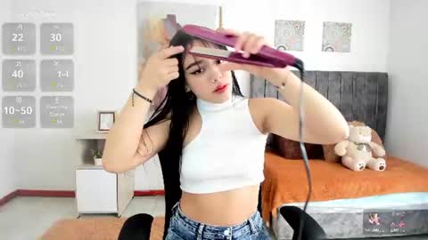 nenitaa_ online show from June 12, 12:15 pm