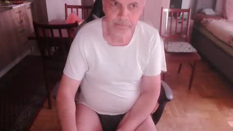 neno89654 online show from March 10, 1:38 pm