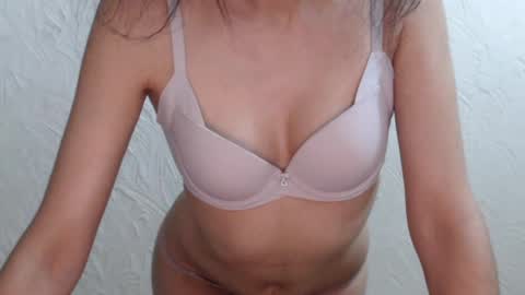 Snapshot of nensyfay_ chatting on July 18, 7:06 pm Nensy online show from July 18, 7:06 pm