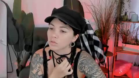 Snapshot of neogeisha28 chatting on August 3, 6:12 am Neo Geisha online show from August 3, 6:12 am