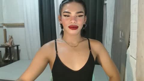 Snapshot of neomi_hardcock chatting on October 13, 5:40 am neomi online show from October 13, 5:40 am