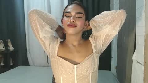 neomi online show from November 20, 6:46 am