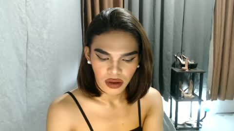 neomi online show from May 13, 4:59 pm