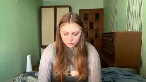 neomimaddern online show from May 7, 3:23 am