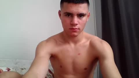 Snapshot of neoplayboy2 chatting on October 19, 8:37 am neoplayboy2 online show from October 19, 8:37 am