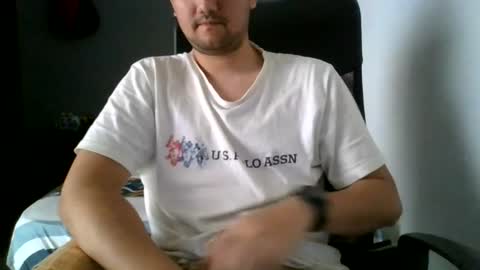 Snapshot of nerdxxx94 chatting on June 25, 8:13 pm MrBull online show from June 25, 8:13 pm