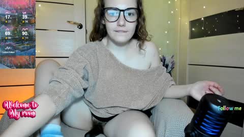 Snapshot of nerdy_goddess chatting on December 20, 11:58 pm Aida online show from December 20, 11:58 pm