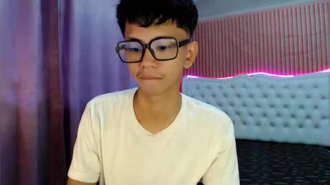 Ethan online show from May 31, 10:00 pm