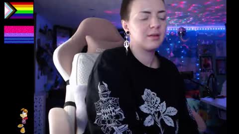 Snapshot of nerdy_squirty chatting on November 14, 5:50 am NerdySquirty online show from November 14, 5:50 am