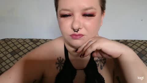 Snapshot of neriphine chatting on July 3, 10:10 am Neriphine online show from July 3, 10:10 am