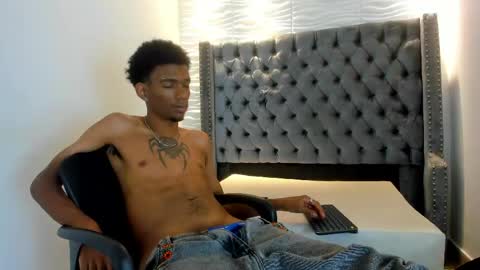 Snapshot of nero_reyd chatting on June 1, 7:26 pm Nero online show from June 1, 7:26 pm