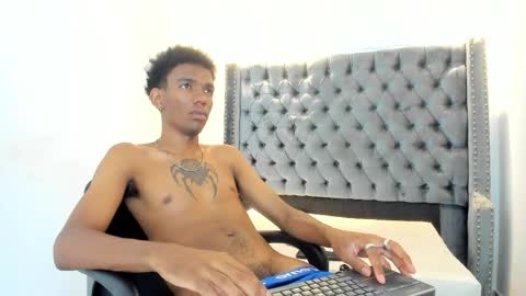 Snapshot of nero_reyd chatting on June 9, 7:14 pm Nero online show from June 9, 7:14 pm