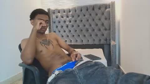 Snapshot of nero_reyd chatting on June 16, 7:27 pm Nero online show from June 16, 7:27 pm