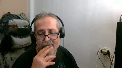 neron401 online show from May 2, 4:17 am