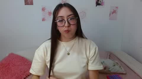 Snapshot of nessaa_ chatting on July 27, 1:12 am Nessa online show from July 27, 1:12 am