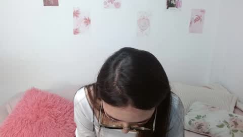 Snapshot of nessaa_ chatting on July 31, 3:39 am Nessa online show from July 31, 3:39 am