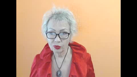 NessyJenixs online show from October 18, 7:20 am
