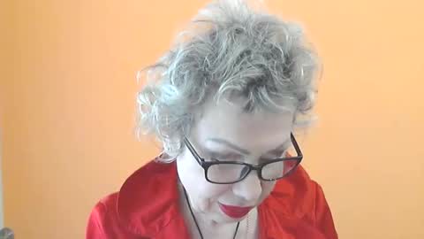 NessyJenixs online show from April 29, 7:34 am