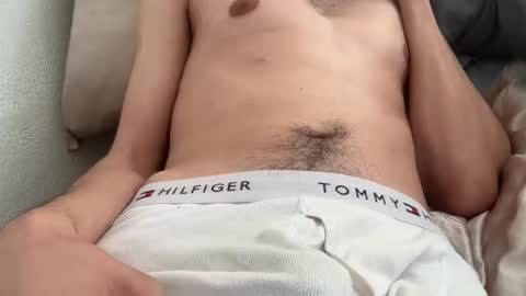 Snapshot of netflixchillin20 chatting on October 20, 10:21 pm alpha online show from October 20, 10:21 pm