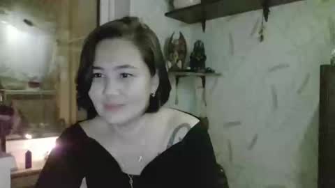 Snapshot of nettie_allie chatting on December 2, 12:38 am Nettie Allie online show from December 2, 12:38 am