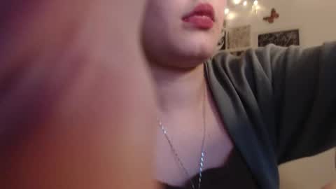 Snapshot of neurotic_witch chatting on February 24, 7:55 am Mar online show from February 24, 7:55 am