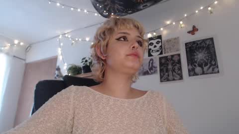 Snapshot of neurotic_witch chatting on March 7, 1:29 pm Mar online show from March 7, 1:29 pm