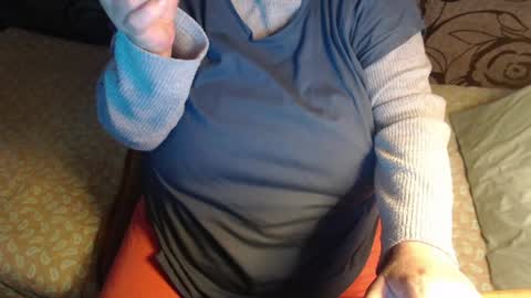 Snapshot of new_milf chatting on May 14, 2:51 am Lilly online show from May 14, 2:51 am