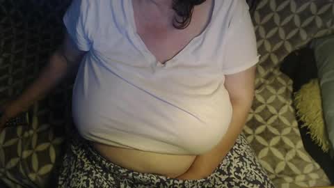 Snapshot of new_milf chatting on June 3, 2:14 am Lilly online show from June 3, 2:14 am