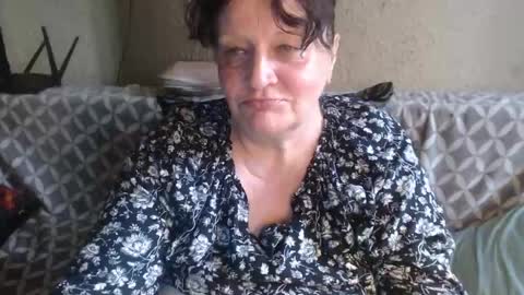 Snapshot of new_milf chatting on June 4, 2:23 pm Lilly online show from June 4, 2:23 pm