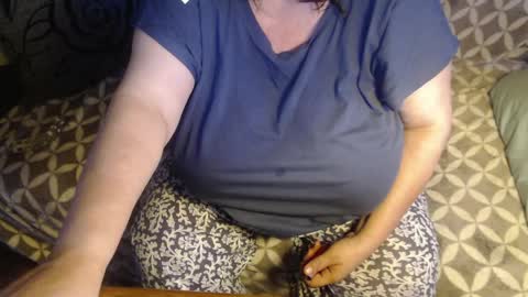 Snapshot of new_milf chatting on June 5, 2:29 am Lilly online show from June 5, 2:29 am