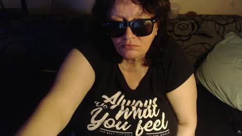 Snapshot of new_milf chatting on June 9, 1:50 am Lilly online show from June 9, 1:50 am