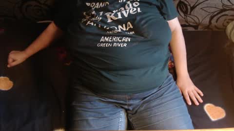 Snapshot of new_milf chatting on June 9, 3:01 pm Lilly online show from June 9, 3:01 pm