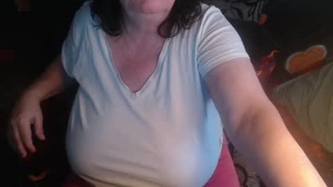 Snapshot of new_milf chatting on June 20, 2:58 am Lilly online show from June 20, 2:58 am