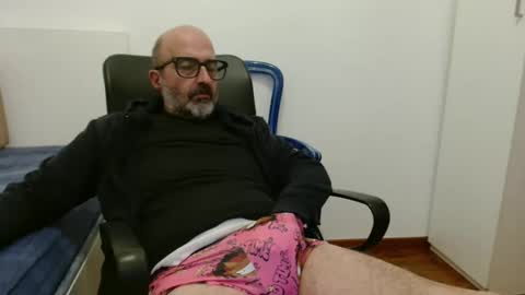 Snapshot of new_simi_74 chatting on October 31, 7:26 pm simi online show from October 31, 7:26 pm