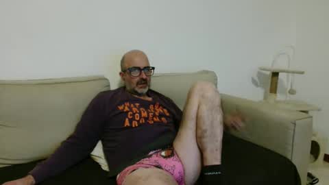 Snapshot of new_simi_74 chatting on December 13, 8:14 pm simi online show from December 13, 8:14 pm