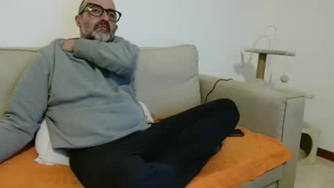 simi online show from January 7, 8:00 pm