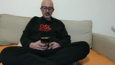 simi online show from January 12, 6:35 pm