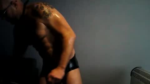 newcamboy1 online show from January 18, 3:43 am