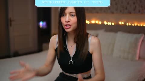 newchloe18 online show from November 22, 9:03 pm