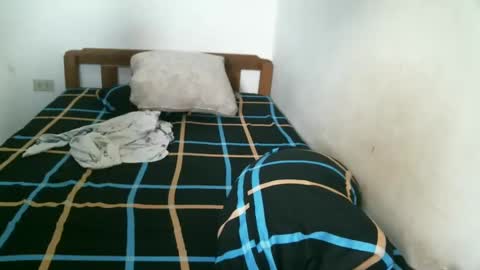 Snapshot of newest_star69 chatting on March 2, 4:39 am Lucy Pearl online show from March 2, 4:39 am