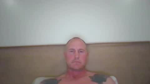Snapshot of newportman1030 chatting on November 28, 2:47 am amandandhisgirl online show from November 28, 2:47 am