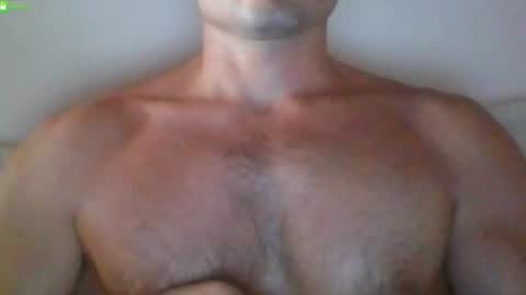Snapshot of newtyguy90 chatting on June 18, 6:02 am newtyguy90 online show from June 18, 6:02 am
