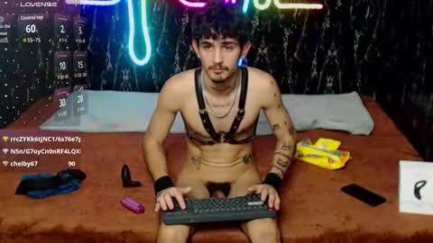 Snapshot of nextboywell1 chatting on December 13, 7:53 pm Yeison online show from December 13, 7:53 pm