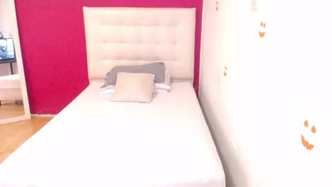 nextdoor_fantasy online show from December 12, 1:49 pm