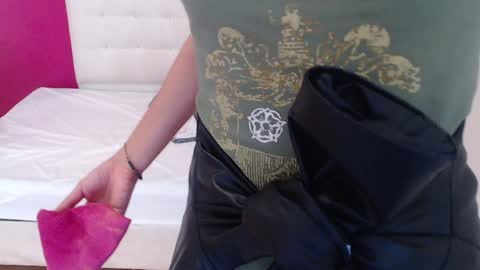 Snapshot of nextdoor_fantasy chatting on January 31, 10:52 am nextdoor_fantasy online show from January 31, 10:52 am